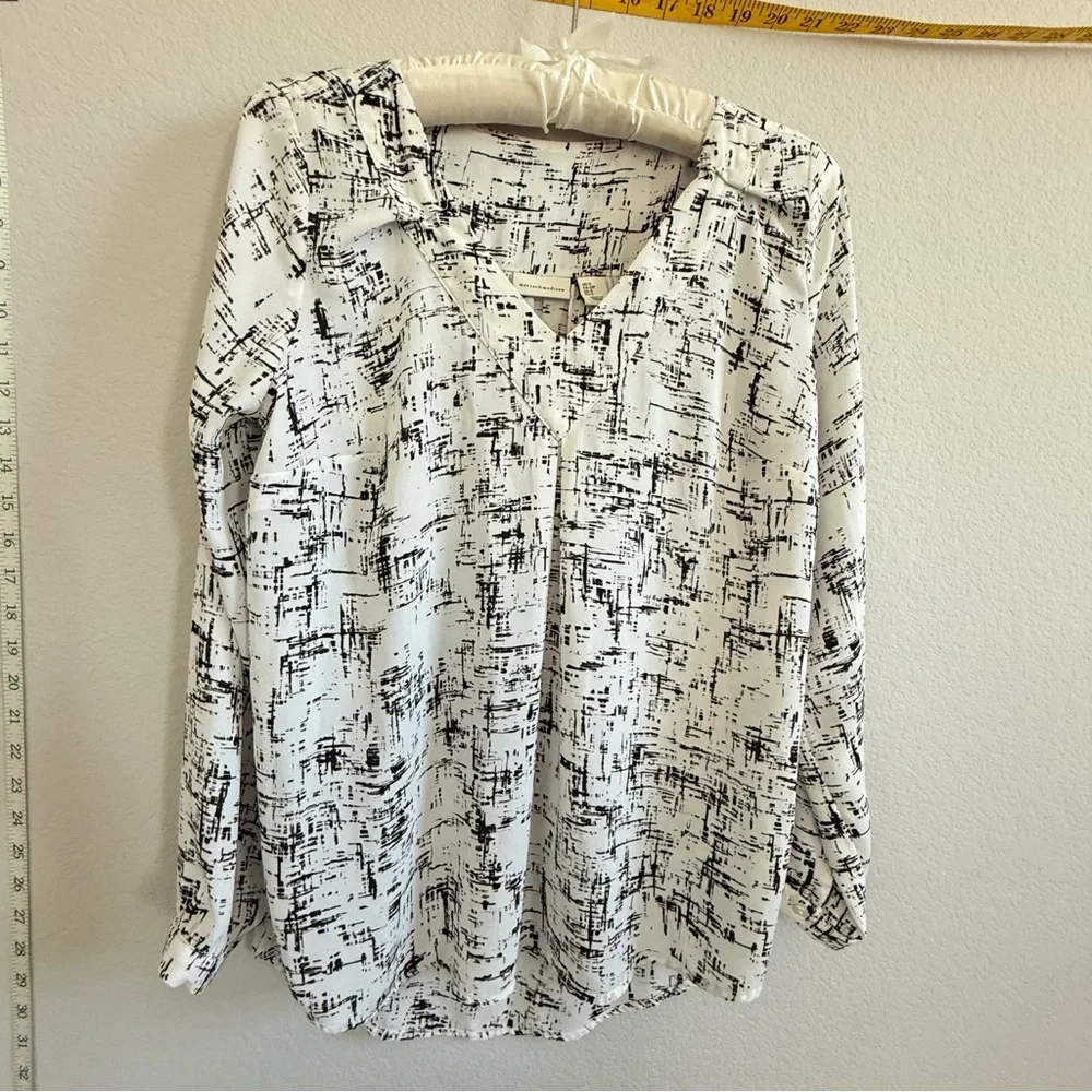 Mercer & Madison Monochrome Patterned Blouse Small - Picture 2 of 14
